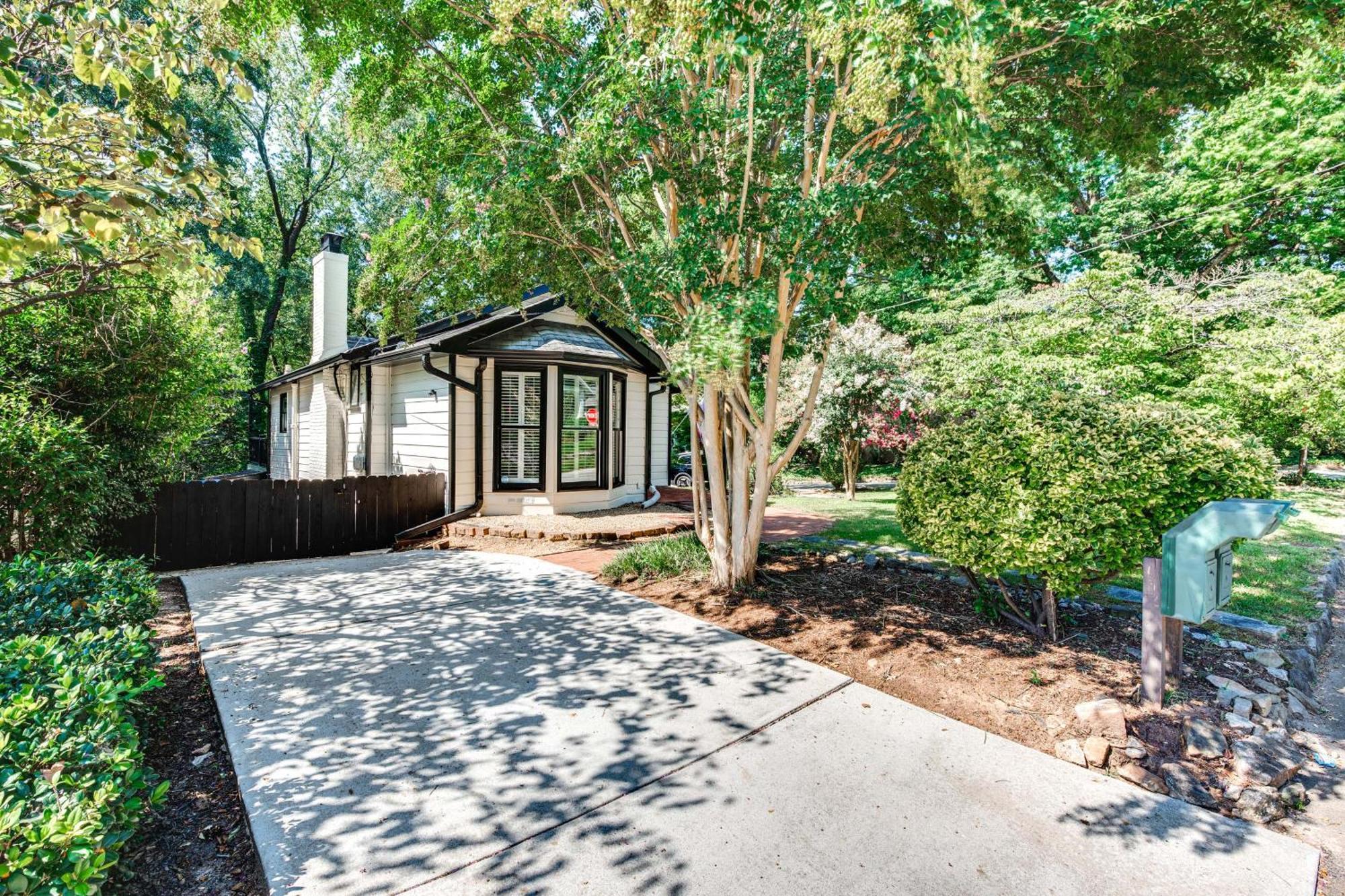Chic Retreat With Patio And Outdoor Dining! Vakantiehuis Atlanta